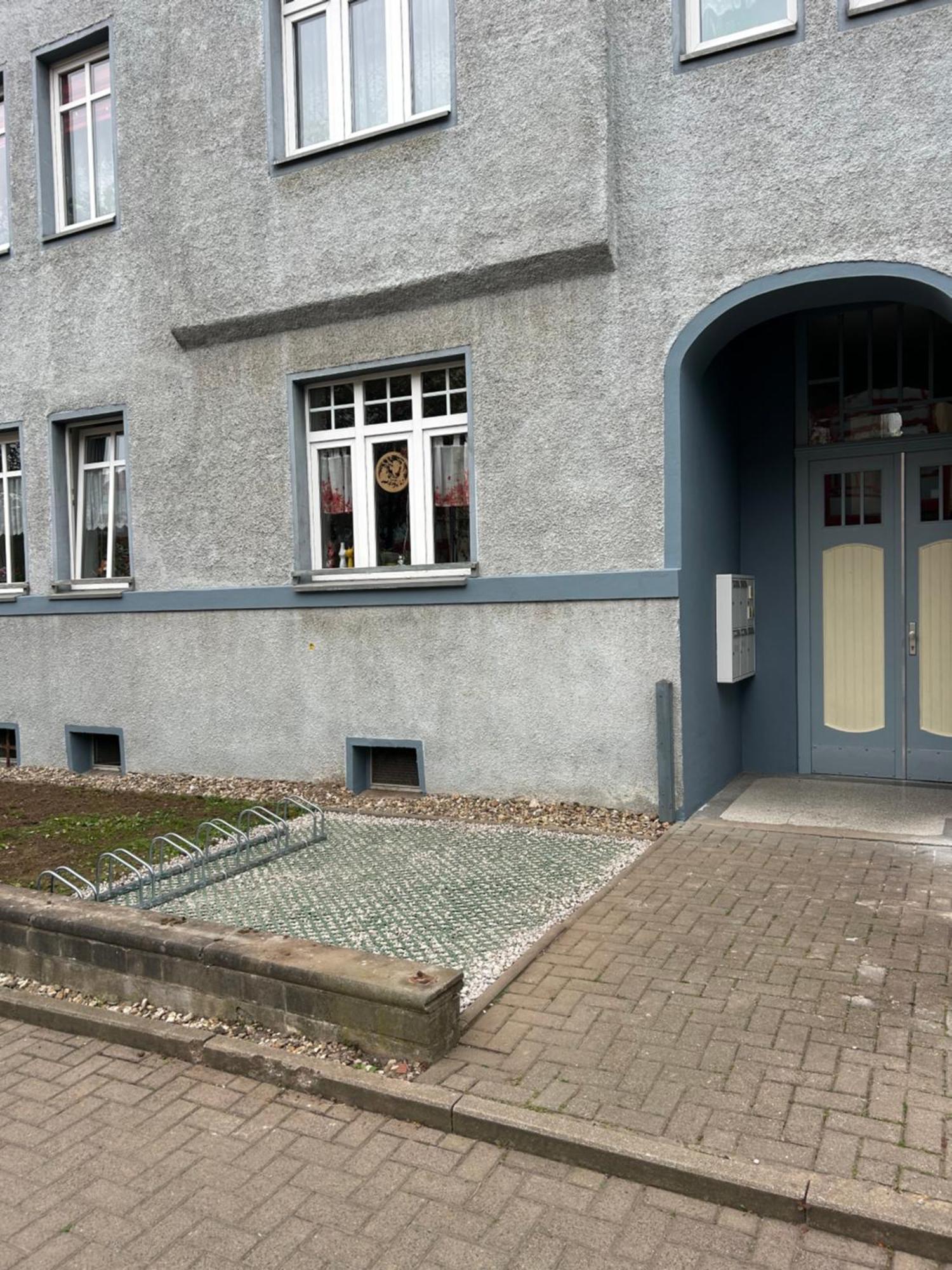Schoene Neue 4 Zimmer Wohnung Mit Sued-Balkon Bis 8 Personen Naumburg  Bagian luar foto