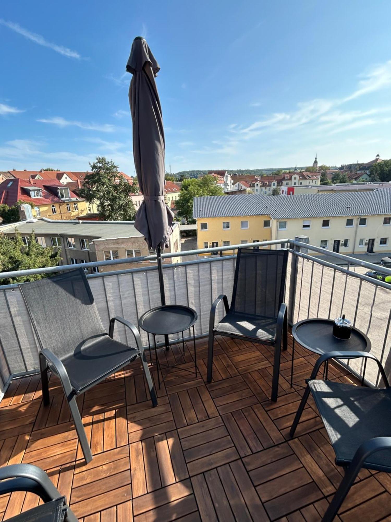 Schoene Neue 4 Zimmer Wohnung Mit Sued-Balkon Bis 8 Personen Naumburg  Bagian luar foto