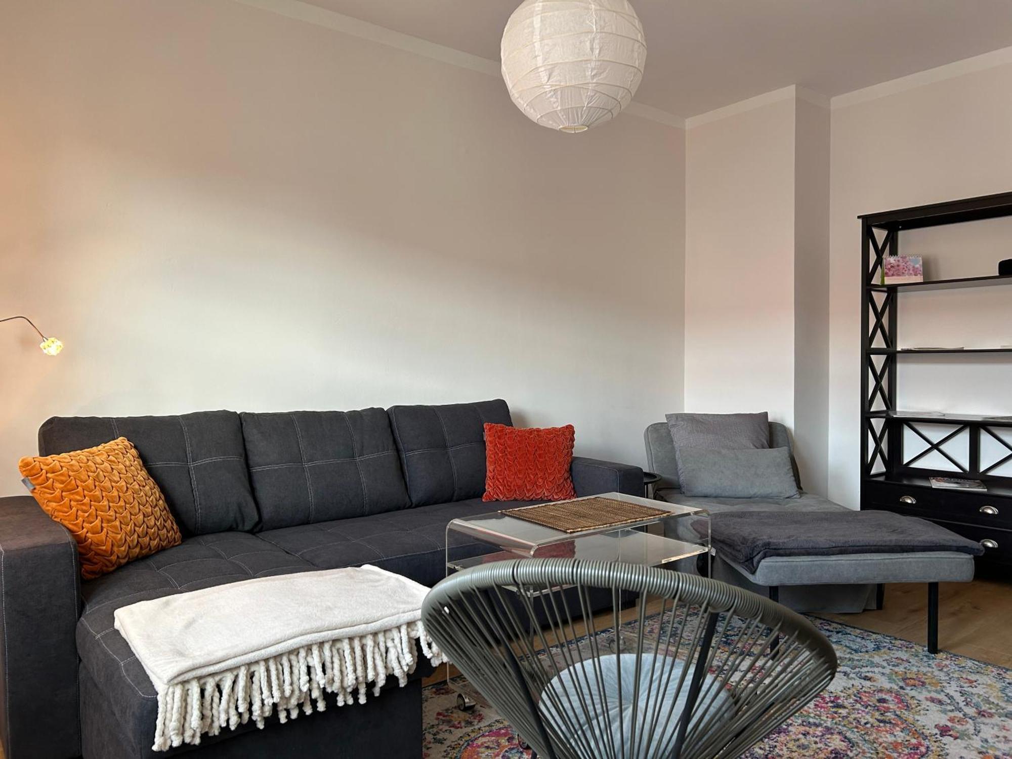 Schoene Neue 4 Zimmer Wohnung Mit Sued-Balkon Bis 8 Personen Naumburg  Bagian luar foto